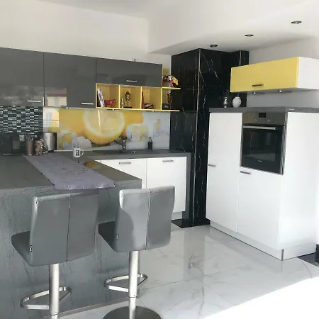 Luxurious With Terrace And Sea View *